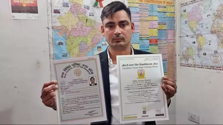 കൊലക്കേസിലെ നിരപരാധിത്വം തെളിയിക്കാൻ നിയമം പഠിച്ച് യുവാവ്; 12 വർഷത്തിന് ശേഷം കുറ്റവിമുക്തൻ