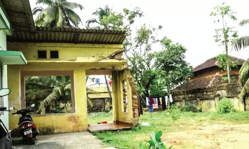 മന്ത്രി പറഞ്ഞിട്ടും രക്ഷയില്ല; പൊന്നാനി താലൂക്ക് ആശുപത്രി കെട്ടിട നിർമാണം നീളുന്നു