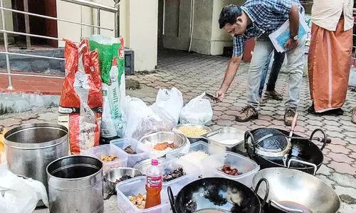 കോ​ട്ട​യം നഗരത്തിലെ ഹോട്ടലുകളിൽനിന്ന്​ പഴകിയ ഭക്ഷണം പിടിച്ചു