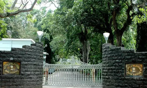 സെനറ്റ് നാമനിർദേശം; ബി.ജെ.പിയുടെ സമ്മർദത്തിന് വഴങ്ങിയത് വിനയായെന്ന് രാജ്ഭവൻ വിലയിരുത്തൽ സെനറ്റ് നാമനിർദേശം; ബി.ജെ.പിയുടെ സമ്മർദത്തിന് വഴങ്ങിയത് വിനയായെന്ന് രാജ്ഭവൻ വിലയിരുത്തൽ