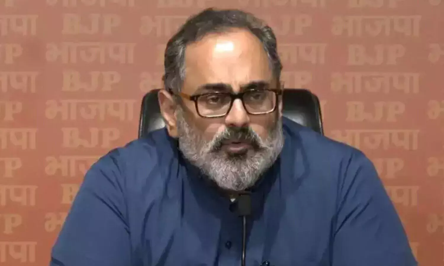 രാജീവ് ചന്ദ്രശേഖറിനെതിരെ അറസ്റ്റ് അടക്കമുള്ള നടപടികൾ പാടില്ലെന്ന ഇടക്കാല ഉത്തരവ് നീട്ടി ഹൈകോടതി