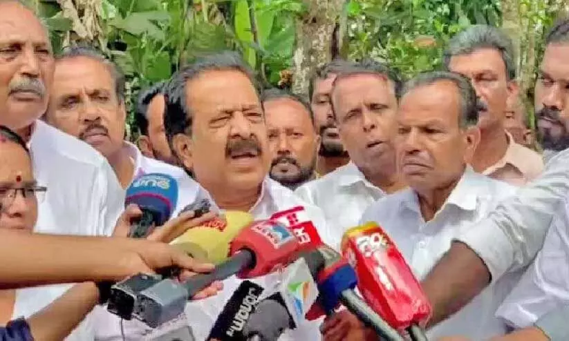 പ്രജീഷിന്റെ കൂടല്ലൂരിലെ വീട് സന്ദർശിച്ചതിനു ശേഷം രമേശ് ചെന്നിത്തല മാധ്യമങ്ങളോട് സംസാരിക്കുന്നു പ്രജീഷിന്റെ കൂടല്ലൂരിലെ വീട് സന്ദർശിച്ചതിനു ശേഷം രമേശ് ചെന്നിത്തല മാധ്യമങ്ങളോട് സംസാരിക്കുന്നു