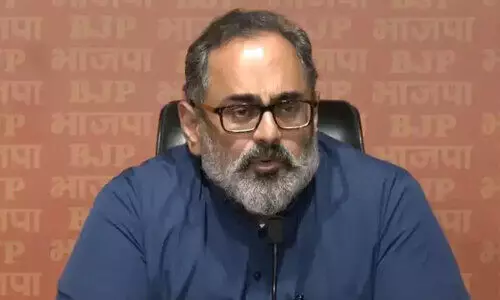 രാജീവ് ചന്ദ്രശേഖറിനെതിരെ അറസ്റ്റ് അടക്കമുള്ള നടപടികൾ പാടില്ലെന്ന ഇടക്കാല ഉത്തരവ് നീട്ടി ഹൈകോടതി