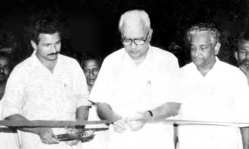 ഇ.കെ. നായനാർക്കൊപ്പം ​കെ. കു​ഞ്ഞി​രാ​മ​ൻ