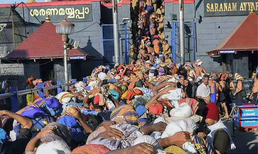 മണിക്കൂറിൽ 4600 ഭക്തർ ശബരിമല പടി കയറുന്നു മണിക്കൂറിൽ 4600 ഭക്തർ ശബരിമല പടി കയറുന്നു
