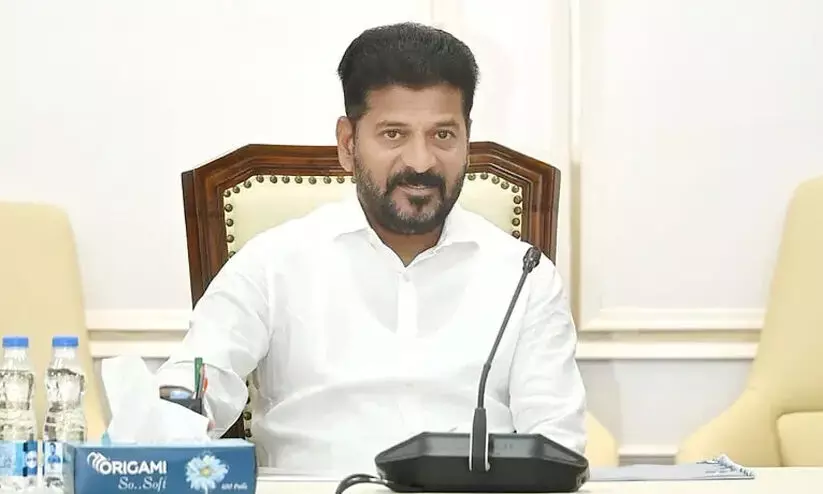 ‘എന്റെ വാഹനവ്യൂഹത്തിന് പോകാൻ ഗതാഗതം തടസ്സപ്പെടുത്തരുത്’; ഉദ്യോഗസ്ഥർക്ക് കർശന നിർദേശവുമായി തെലങ്കാന മുഖ്യമന്ത്രി