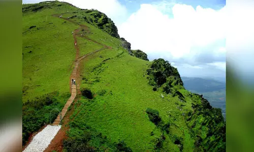 ദത്ത ജയന്തി: ചിക്കമകളൂരുവിൽ വിനോദസഞ്ചാരികൾക്ക് വിലക്ക് ദത്ത ജയന്തി: ചിക്കമകളൂരുവിൽ വിനോദസഞ്ചാരികൾക്ക് വിലക്ക്