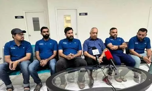 കോ​ഴി​ക്കോ​ട് തെ​ക്കേ​പ്പു​റം ഫു​ട്ബാ​ൾ കൂ​ട്ടാ​യ്മാ​യ ഫ്രൈ​ഡേ ക്ല​ബ് ദ​മ്മാം ഭാ​ര​വാ​ഹി​ക​ൾ  വാ​ർ​ത്ത​സ​മ്മേ​ള​ന​ത്തി​ൽ