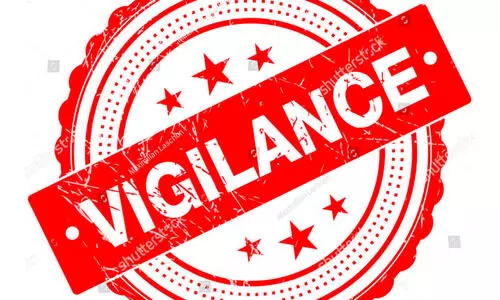 3000 രൂപ കൈക്കൂലി വാങ്ങുന്നതിനിടെ ഓവർസിയറും ഏജന്റായ ഡ്രൈവറും വിജിലൻസ് പിടിയിൽ