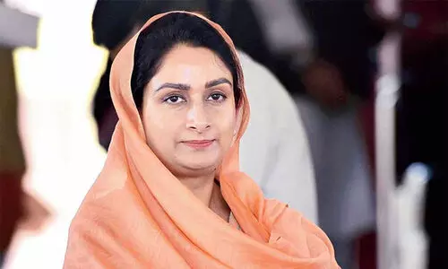 ‘ഒരു മുസ്‍ലിമോ സിഖുകാരനോ ആയിരുന്നെങ്കിൽ എന്തുനിറം നൽകുമായിരുന്നു?’; പാർലമെന്‍റിലെ അതിക്രമത്തെ കുറിച്ച് ഹർ സിമ്രത് കൗർ