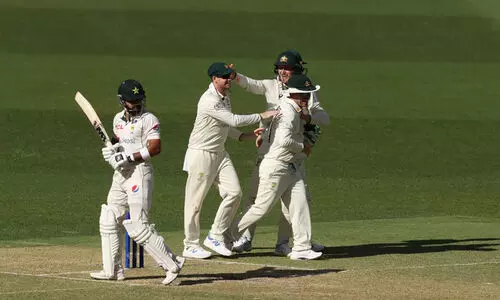 ആ​സ്ട്രേ​ലി​യ​ 487 റ​ൺ​സി​ന് പുറത്ത്; പാകിസ്താൻ രണ്ടിന് 132