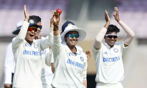 വനിത ക്രിക്കറ്റ് ടെസ്റ്റ്; ഇംഗ്ലണ്ടിനെതിരെ  ഇന്ത്യക്ക് 478 റൺസ് ലീഡ്