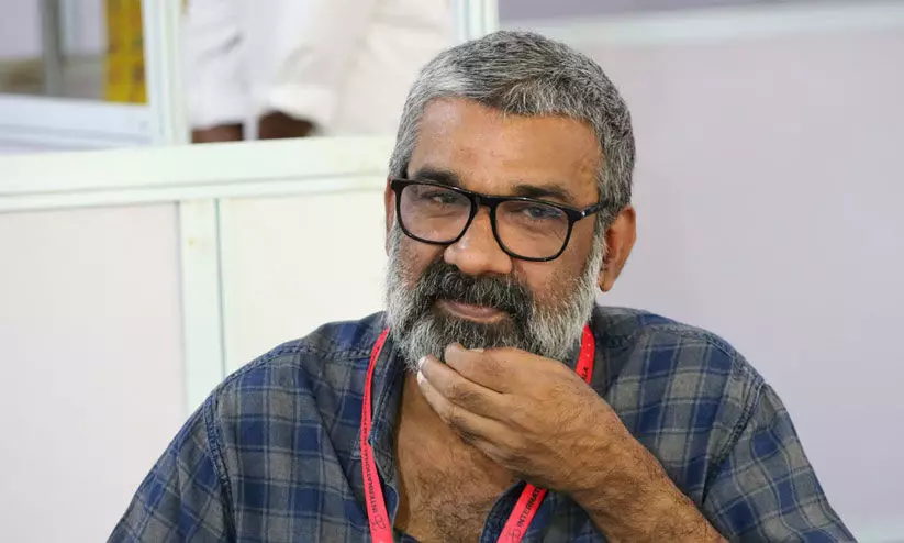 ചലച്ചിത്ര അക്കാദമിയിൽ പോര് മുറുകുന്നു ചലച്ചിത്ര അക്കാദമിയിൽ പോര് മുറുകുന്നു