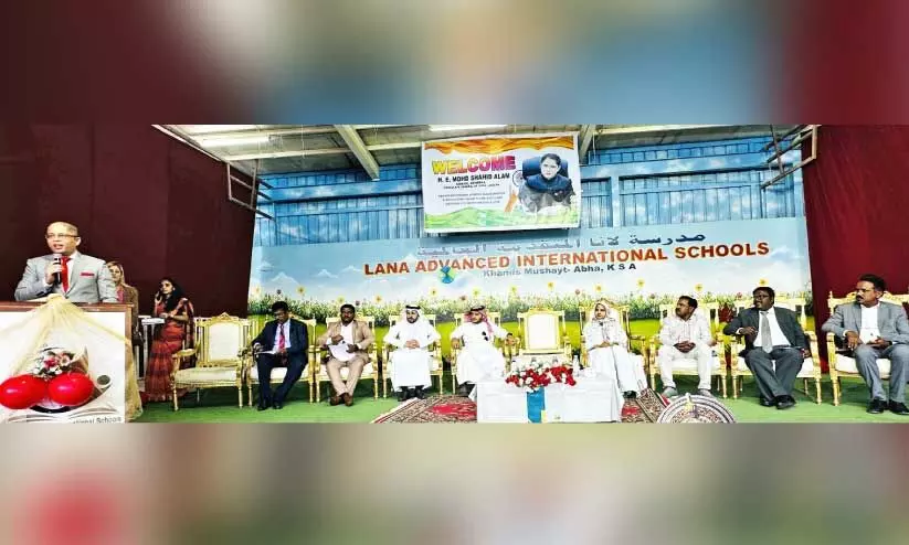 ല​ന ഇ​ന്ത്യ​ൻ സ്കൂ​ൾ ഹ​യ​ർ സെ​ക്ക​ൻ​ഡ​റി ബ്ലോ​ക്ക് കോ​ൺ​സു​ൽ ജ​ന​റ​ൽ മു​ഹ​മ്മ​ദ് ഷാ​ഹി​ദ് ആ​ലം  ഉ​ദ്‌​ഘാ​ട​നം ചെ​യ്യു​ന്നു