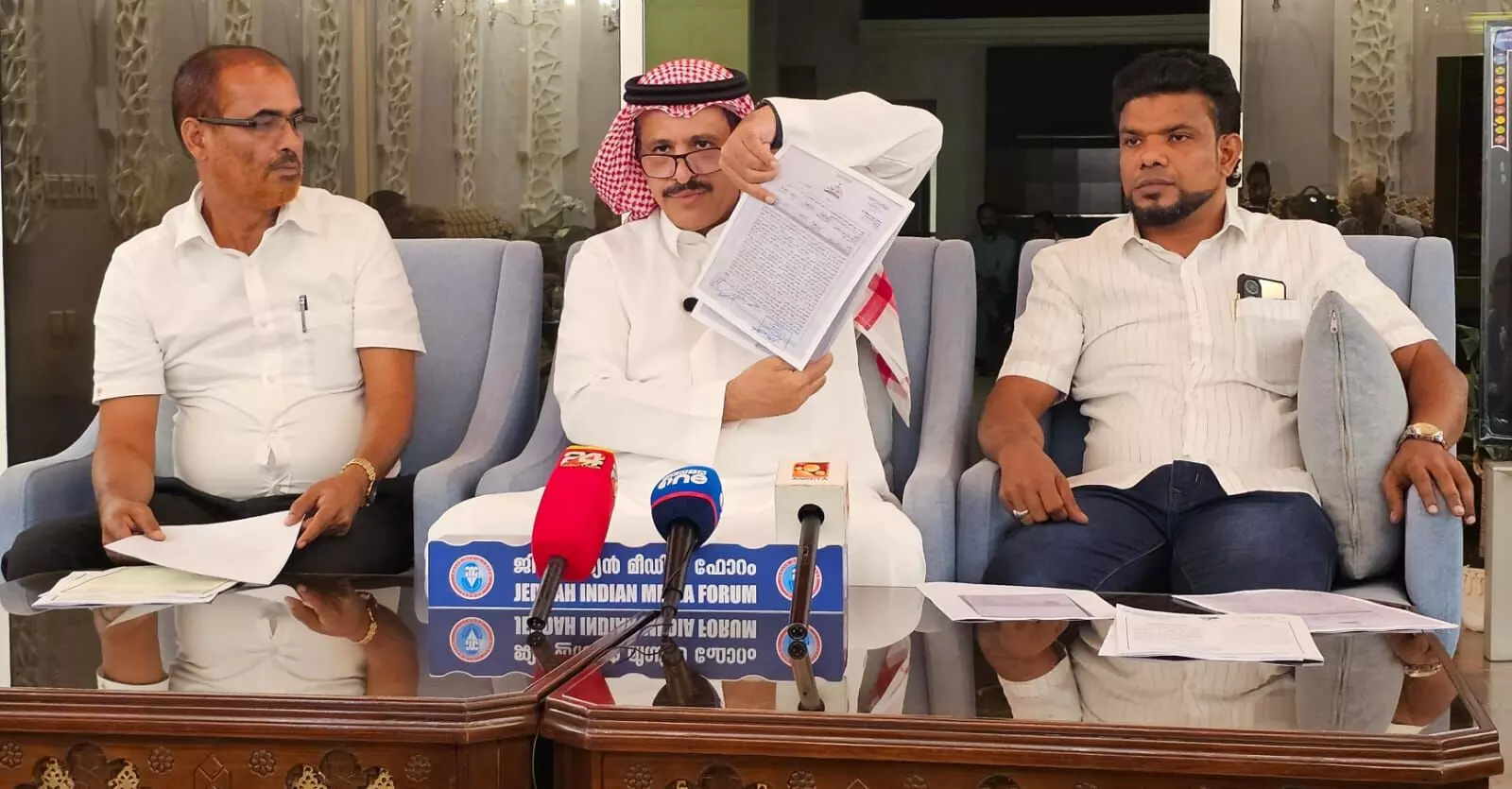 തന്നെ വഞ്ചിച്ച് 27 കോടി രൂപ ബാധ്യത വരുത്തി മലപ്പുറം സ്വദേശി നാട്ടിലേക്ക് മുങ്ങിയതായി സൗദി പൗരൻ തന്നെ വഞ്ചിച്ച് 27 കോടി രൂപ ബാധ്യത വരുത്തി മലപ്പുറം സ്വദേശി നാട്ടിലേക്ക് മുങ്ങിയതായി സൗദി പൗരൻ