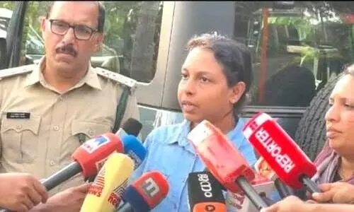 സി.​സി.​എ​ഫ് കെ.​എ​സ്. ദീ​പ മാ​ധ്യ​മ പ്ര​വ​ർ​ത്ത​ക​രോ​ട് സം​സാ​രി​ക്കു​ന്നു