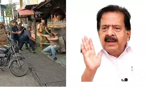 മുഖ്യമന്ത്രിയുടെ അംഗരക്ഷകർക്കെതിരെ വധശ്രമത്തിന് കേസെടുക്കണമെന്ന് രമേശ് ചെന്നിത്തല