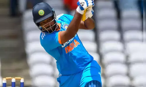 സഞ്ജു മധ്യനിരയിൽ ബാറ്റ് ചെയ്യും; ദക്ഷിണാഫ്രിക്കക്കെതിരെ താരം കളിക്കുമെന്ന സൂചന നൽകി രാഹുൽ