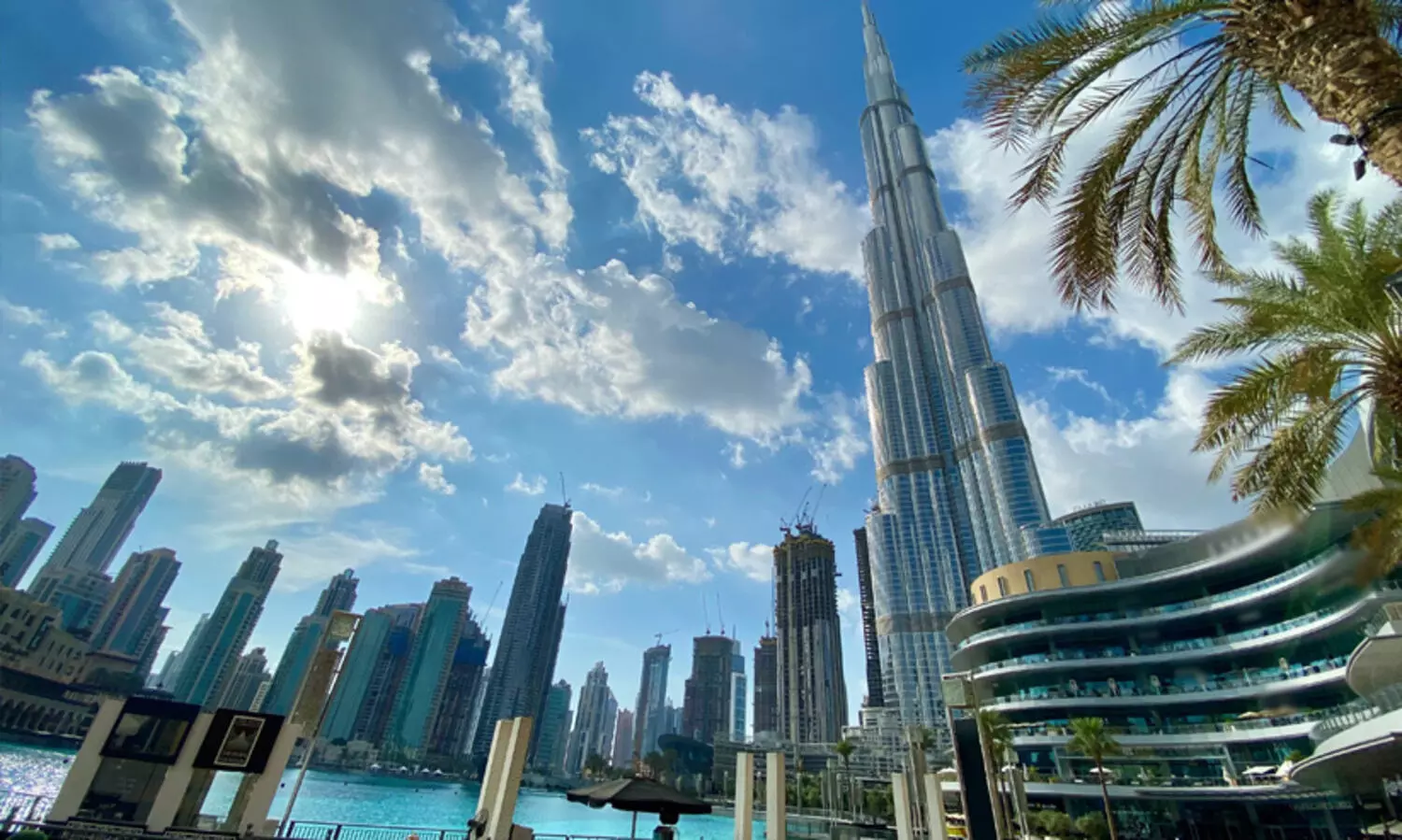 ദുബൈയിൽ ഷോപ്പിങ്​ സെന്‍റർ തകർന്നു വീണ്​ രണ്ട്​ പേർക്ക്​ പരിക്ക്​