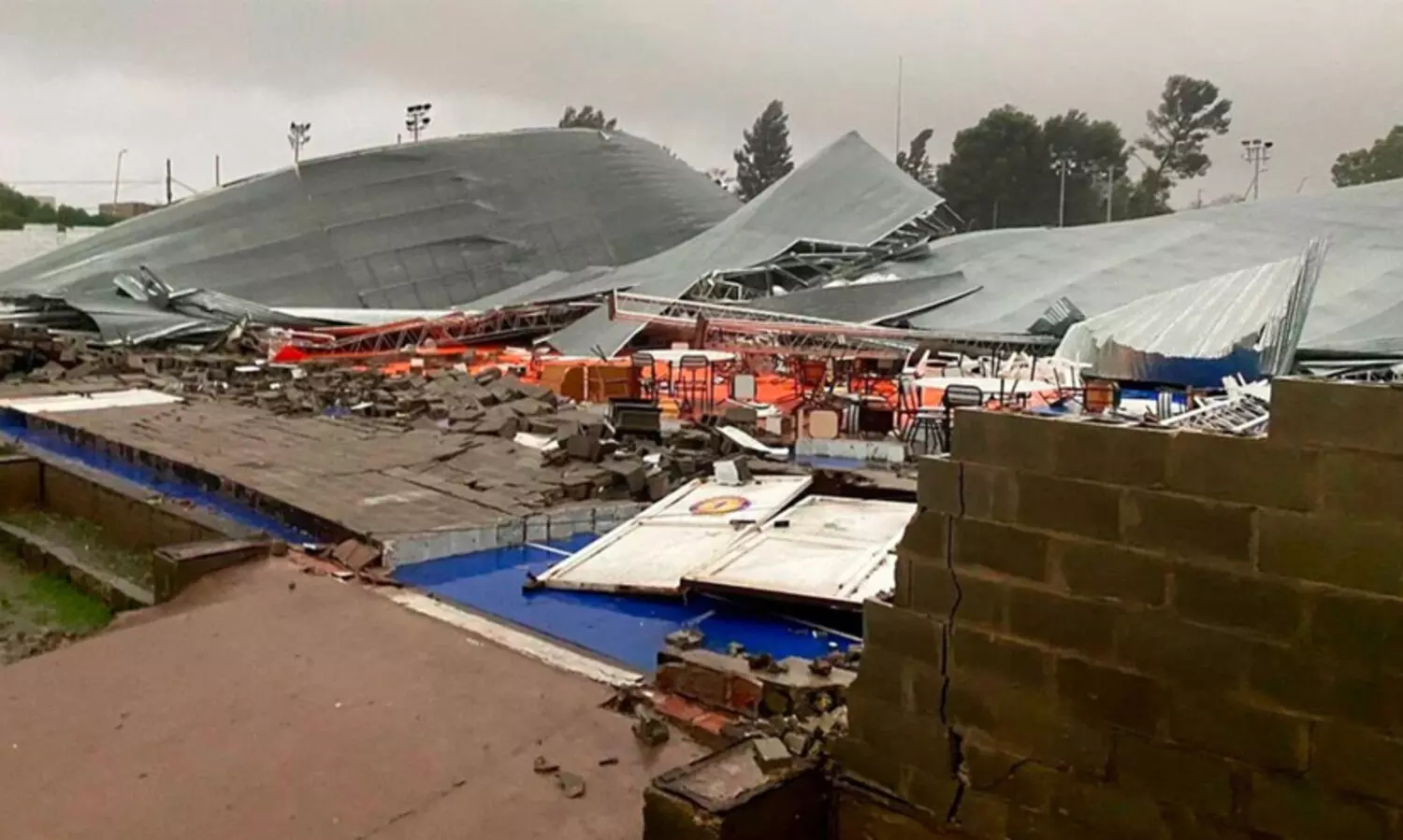 അർജന്റീനയിൽ സ്പോർട്സ് ക്ലബ് മേൽക്കൂര തകർന്ന് 13 മരണം