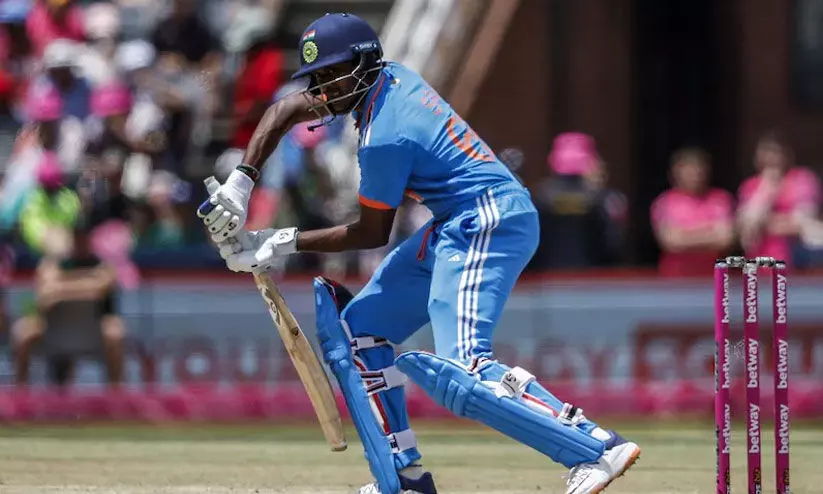 ആദ്യം പേസ് കൊടുങ്കാറ്റ്; പിന്നെ മിന്നൽ ബാറ്റിങ്; ദക്ഷിണാഫ്രിക്കക്ക് റെഡ് അലർട്ട്