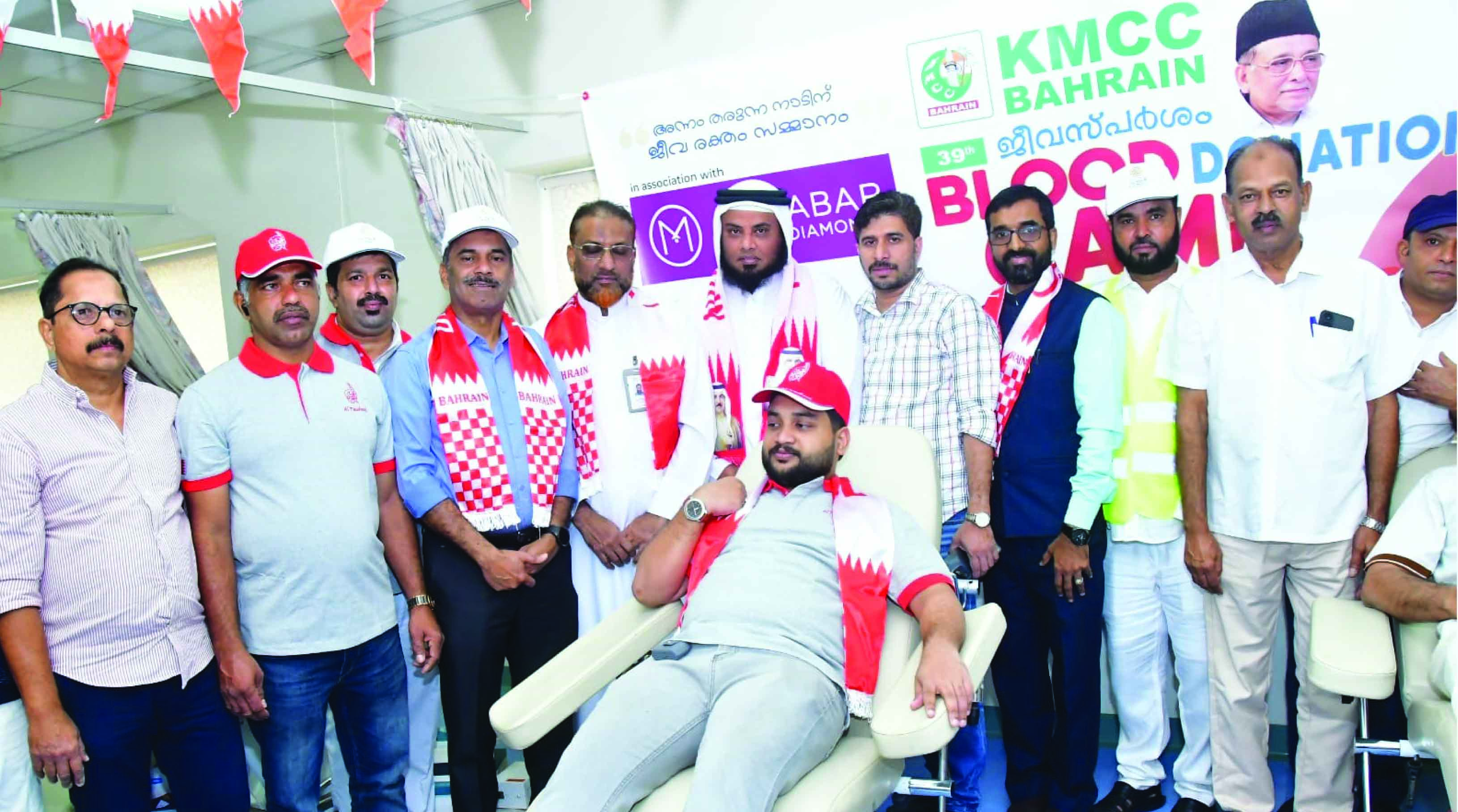 ര​ക്ത​ദാ​നം ന​ട​ത്തി കെ.​എം.​സി.​സി​യു​ടെ ദേ​ശീ​യ ദി​നാ​ഘോ​ഷം