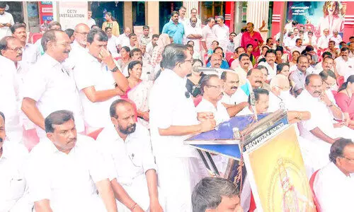 തീർഥാടകരുടെ ദുരിതങ്ങളുടെ കാരണക്കാരന്‍ മുഖ്യമന്ത്രി -വി.എം. സുധീരന്‍