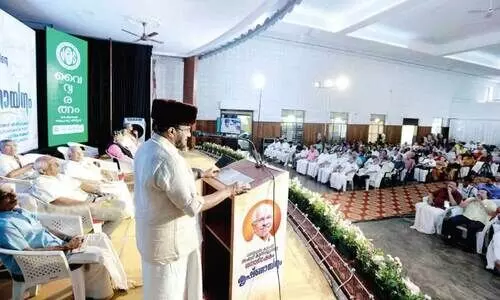 കു​ന്നം​കു​ള​ത്ത് കാ​ണി​പ്പ​യ്യൂ​ർ ന​മ്പൂ​തി​രി​പ്പാ​ട് ശ​താ​ഭി​ഷേ​കം ‘കൃ​ഷ്ണാ​യ​നം’ എം.​പി. അ​ബ്ദു​സ്സ​മ​ദ്  സ​മ​ദാ​നി എം.​പി ഉ​ദ്ഘാ​ട​നം ചെ​യ്യു​ന്നു