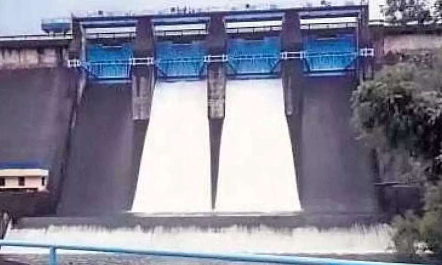 പേപ്പാറ ഡാമിന്റെ നാലു ഷട്ടറുകൾ 2.5 സെ.മീ കൂടി ഉയർത്തും