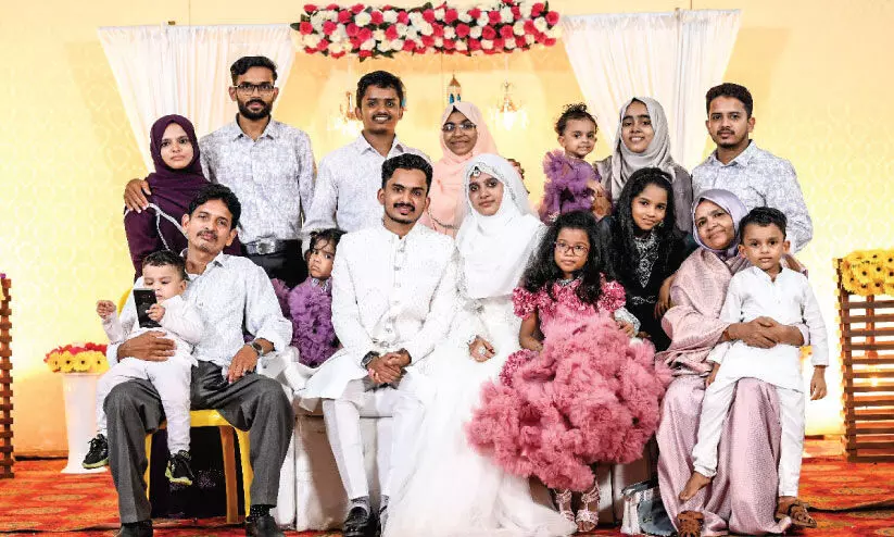 ഈ വീട്ടിൽ അറബിയാണ് കുടുംബവിഷയം ഈ വീട്ടിൽ അറബിയാണ് കുടുംബവിഷയം