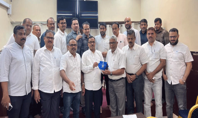 ഷാർജ കെ.എം.സി.സി യാത്രയയപ്പ് നൽകി ഷാർജ കെ.എം.സി.സി യാത്രയയപ്പ് നൽകി