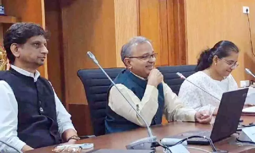 എൻ.ഐ.ടിയും ഹാർട്ട് ഫുൾനെസ് എജുക്കേഷൻ ട്രസ്റ്റും ധാരണപത്രം ഒപ്പുവെക്കുന്നു എൻ.ഐ.ടിയും ഹാർട്ട് ഫുൾനെസ് എജുക്കേഷൻ ട്രസ്റ്റും ധാരണപത്രം ഒപ്പുവെക്കുന്നു