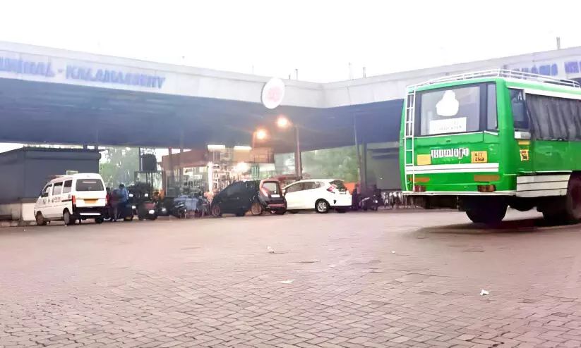 കളമശ്ശേരിക്കൊരു സ്റ്റാൻഡുണ്ട്; ബസൊന്നും കയറാത്ത സ്റ്റാൻഡ്