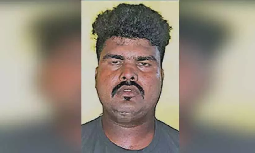 കടല്ത്തീരത്തെത്തിയ വിദ്യാര്ഥിനിയെ പീഡിപ്പിച്ച കേസ്: ഒന്നാം പ്രതി പിടിയിൽ കടല്ത്തീരത്തെത്തിയ വിദ്യാര്ഥിനിയെ പീഡിപ്പിച്ച കേസ്: ഒന്നാം പ്രതി പിടിയിൽ