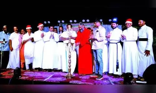 മാ​ന​ന്ത​വാ​ടി​യി​ലെ സം​യു​ക്ത ക്രി​സ്മ​സ് ആ​ഘോ​ഷം മ​ല​ബാ​ർ ഭ​ദ്രാ​സ​നാധി​പ​ൻ ഡോ. ​ഗീ​വ​ർ​ഗീ​സ് മാ​ർ സ്തെ​ഫാ​നോ​സ് ഉ​ദ്ഘാ​ട​നം ചെ​യ്യു​ന്നു