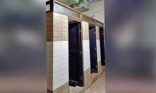 മെ​ഡി​സി​ൻ ഒ.​പി​ക്കു​സ​മീ​പത്തെ പ്രവർത്തിക്കാത്ത ശു​ചി​മു​റി