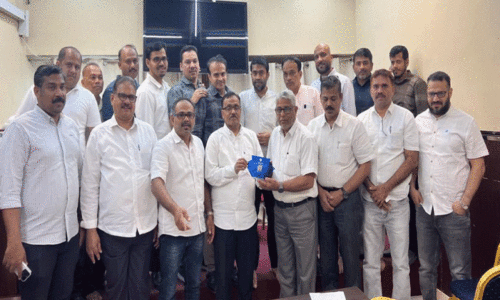 ഷാർജ കെ.എം.സി.സി യാത്രയയപ്പ് നൽകി ഷാർജ കെ.എം.സി.സി യാത്രയയപ്പ് നൽകി