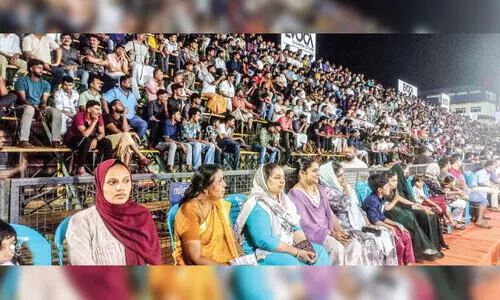 കളിയാവേശമുയർത്തി കാദറലി സേവൻസിനു തുടക്കം