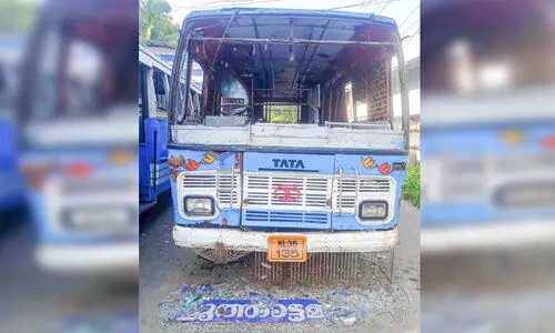 പറവൂർ സ്വകാര്യ ബസ്​സ്റ്റാൻഡിൽ സാമൂഹിക വിരുദ്ധരുടെ അഴിഞ്ഞാട്ടം