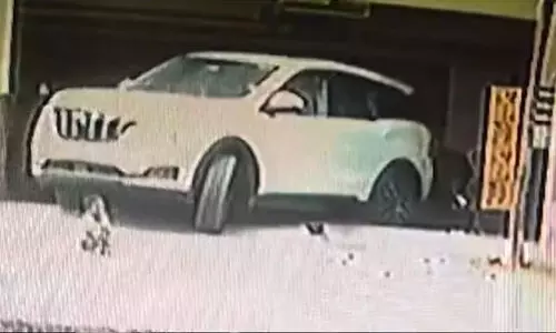 child killed by car accidet