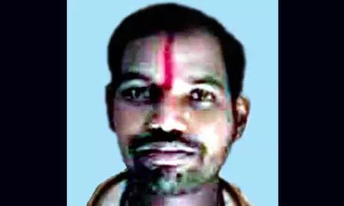 മണ്ണുമാന്തിയന്ത്രം കുളത്തിൽ വീണ്​ ഡ്രൈവർ മരിച്ചു