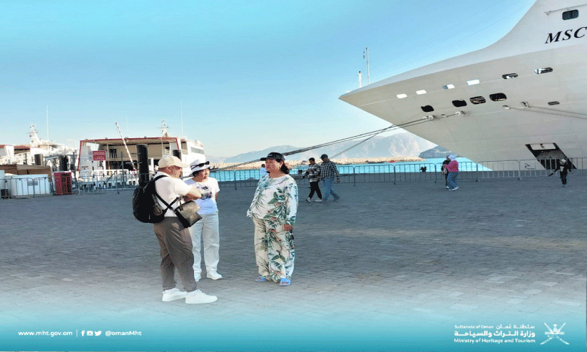 സ​ഞ്ചാ​രി​ക​ളു​മാ​യി ക്രൂ​സ് ക​പ്പ​ൽ ഖ​സ​ബ്​​ തു​റ​മു​ഖ​ത്തെ​ത്തി