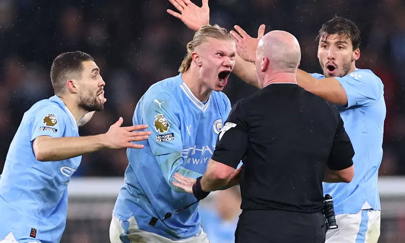 റഫറിക്കെതിരെ പാഞ്ഞടുത്ത് രൂക്ഷമായ പ്രതികരണം; മാഞ്ചസ്റ്റർ സിറ്റിക്ക് വൻതുക പിഴ