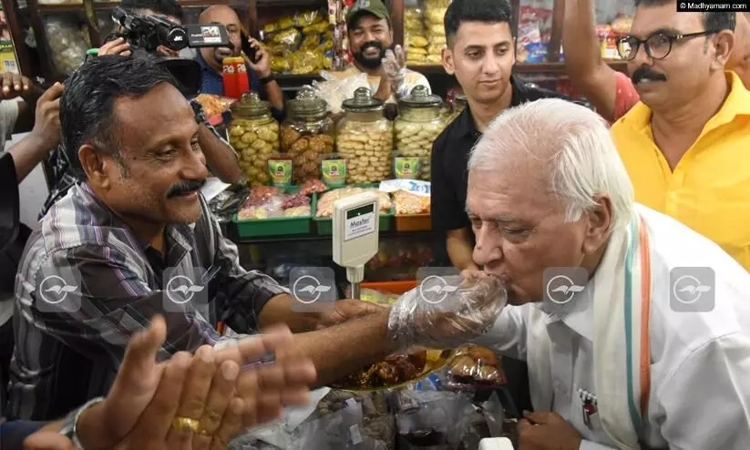 നന്നായി, ഗവർണർ മിഠായിത്തെരുവിൽ പോയി ഹലുവ കഴിച്ചത് ഒരുതരത്തിൽ നന്നായി -മുഖ്യമന്ത്രി