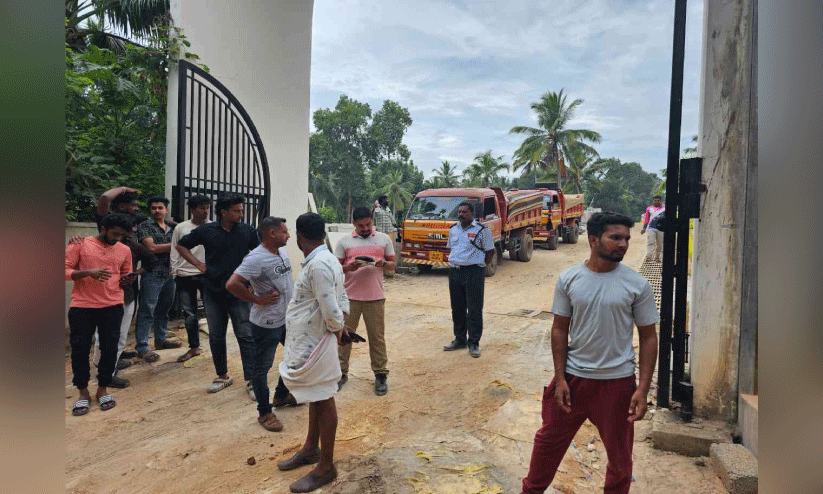 അനധികൃത മണൽഖനനം സ്വൈരജീവിതത്തിന് ഭീഷണി