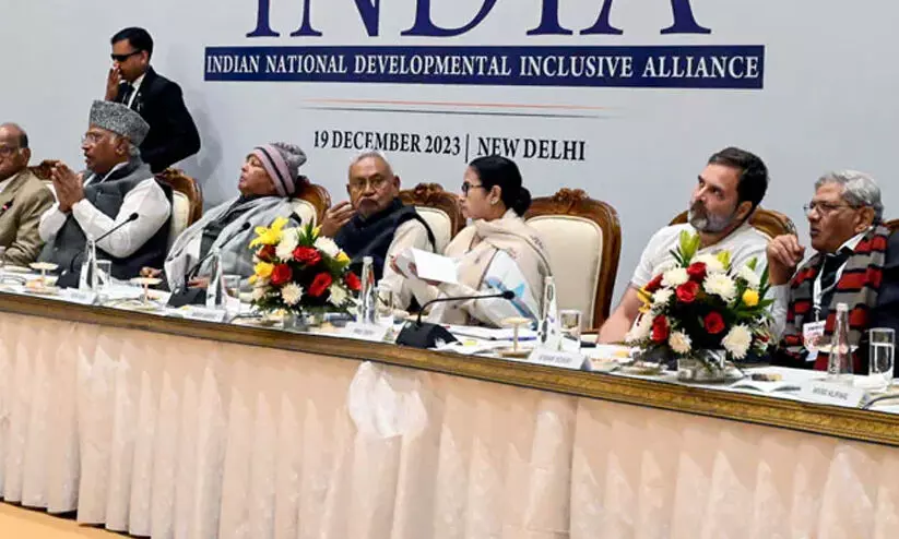 മല്ലികാർജുൻ ഖാർഗെ ഇൻഡ്യ മുന്നണിയുടെ പ്രധാനമന്ത്രി സ്ഥാനാർഥി? നിർദേശിച്ച് മമത മല്ലികാർജുൻ ഖാർഗെ ഇൻഡ്യ മുന്നണിയുടെ പ്രധാനമന്ത്രി സ്ഥാനാർഥി? നിർദേശിച്ച് മമത