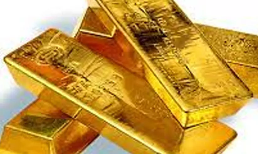 കരിപ്പൂരില്‍ മൂന്ന് കിലോ സ്വര്‍ണവുമായി മൂന്ന് യാത്രികര്‍ പിടിയില്‍