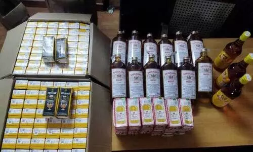 ക്രി​സ്മമസ്- പു​തു​വ​ർ​ഷ വി​ൽ​പ​ന​ക്കെത്തി​ച്ച ക​ർ​ണാ​ട​ക മ​ദ്യം,