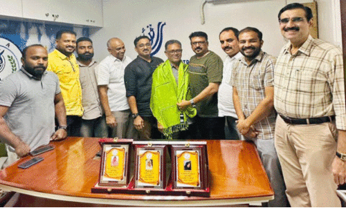 യാ​ത്ര​യ​യ​പ്പ് ന​ൽ​കി