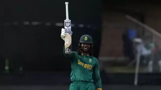 രണ്ടാം ഏകദിനത്തിൽ എട്ട് വിക്കറ്റ് ജയം; ഇന്ത്യക്കെതിരായ പരമ്പരയിൽ സമനില പിടിച്ച് ദക്ഷിണാഫ്രിക്ക